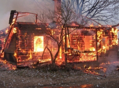 На хуторе под Морозовском сгорел жилой дом