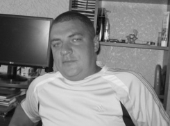 Орденом Мужества посмертно наградили в Волгодонске участника спецоперации Сергея Мельникова