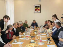 Лидеры политических партий Волгодонска, профсоюзных и национально-культурных  организаций обсудили проблемы города