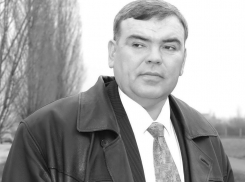 Александра Смольянинова похоронят с почестями - на прощание с депутатом приедут первые лица города