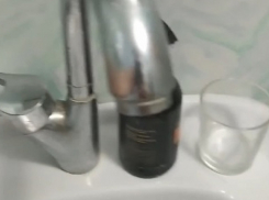 Все сохнет, надежда только на Москву: две недели поселок Саркел в Цимлянском районе при жаре в 40 градусов живет без воды