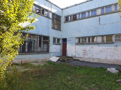 Бывший ДСиГХ в В-8 попытаются продать за 8 дней до Нового года