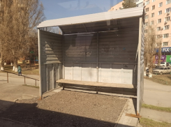 Меньше по размерам, но защищает от ветра: на Степной установили новую остановку