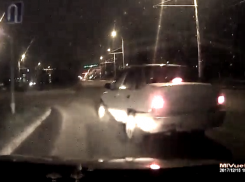 «Весеннее» обострение?: Возмущенный автомобилист смонтировал видео о смертельно опасных маневрах на дорогах Волгодонска