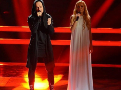 Внучка известного волгодонца Саша Ксенофонтова заставила Полину Гагарину расплакаться в прямом эфире шоу «Голос» 