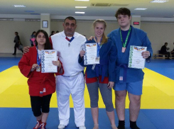 Три медали привезли волгодонцы с олимпиады Дона по самбо