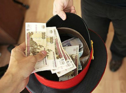 Мужчину предпенсионного возраста задержали за дачу взятки за получение прав под Волгодонском