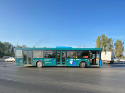 Автобус №14 попал в ДТП в Волгодонске на улице 2-й Бетонной