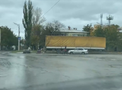 Торговля с фургона на Дзержинского возмущает волгодонцев