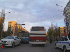 В Волгодонске ДТП с автобусом на Горького собрало огромную пробку