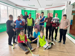 Пас от «Дончанки» – к новым спортивным победам: за адаптивный флорбол в Волгодонске взялись чемпионы