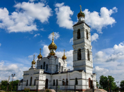 В Свято-троицком храме у залива Волгодонска началась роспись стен