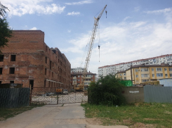 Здание СЭС в микрорайоне В-7 достроят как коммерческое жилье