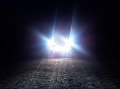 Разгуливающий по дороге голый мужчина стал причиной ДТП возле Волгодонска