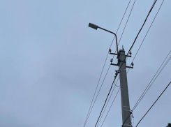 Фонари зажглись: электросети Волгодонска отремонтировали уличное освещение на Халтурина 