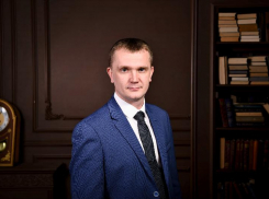 Главный стоматолог Волгодонска Роман Череповский в 2020 году заработал 1 миллион 729 тысяч рублей