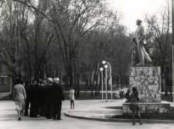 65 лет исполнилось запоздалому памятнику Ильичу в Волгодонске