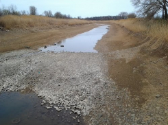 В оросительный канал начался сброс воды из Цимлянского водохранилища