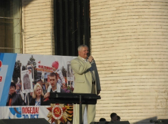 На День России в Волгодонске городские политики пели песни со сцены перед ДК имени Курчатова