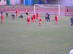 С натиском коллег из ДНР не справились дома волгодонские футболисты