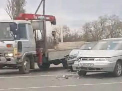 Последствия массового ДТП на въезде в Волгодонск попали на видео