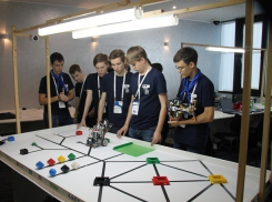 Создателей роботов из Волгодонска пригласят на отбор к мировой «робоолимпиаде» в Коста-Рике