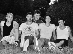 В клубе «Хорс» - «Говорящие стены»