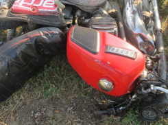 16-летний мотоциклист без прав попал в аварию в Дубовском районе