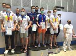 Свыше 40 медалей завоевали пловцы из Волгодонска на чемпионате и первенстве Ростовской области 