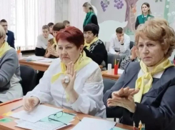 Гончарное дело и ментальную арифметику осваивают пенсионеры Волгодонска