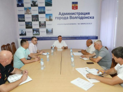 Регулировщики будут: Юрий Мариненко провел совещание по вопросу транспортных заторов на Цимлянском шоссе 