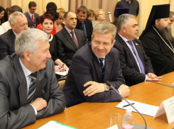 «Самый хороший бюрократ», «молодой, активный глава» и просто «Данко» - как еще волгодонские депутаты «привечали» «сити-менеджера» (ВИДЕО)