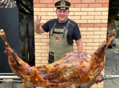 Вкуснейший барашек на вертеле ждет вас на «Поплавке» 