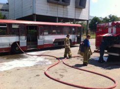 В Волгодонске по дороге на стоянку загорелся 22-й автобус