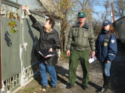 Люди в форме рассказали дачникам Волгодонска, как могут сгореть их домики 