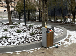 Когда начнут убирать мусор с обновленного бульвара у сквера «Дружба»