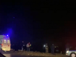 Водитель на высокой скорости сбил «отбойник» и вылетел в кювет в Волгодонске