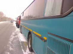 Пассажиры автобуса «Москва–Волгодонск» чуть не замерзли после поломки на трассе