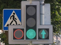 Новые светофоры, знаки и другие техсредства установят на трассе Волгодонск − Дубовское 