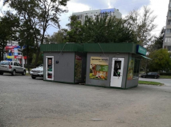 На Энтузиастов ночью прошла операция по установке нелегальных ларьков на парковке