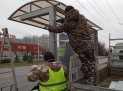 На проспекте Курчатова отремонтировали остановочный павильон