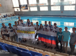 Россыпь наград завоевали волгодонские спортсмены на кубке региона по плаванию 