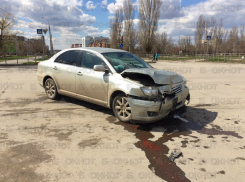 На злополучном перекрестке в Волгодонске «Тойота» протаранила «Рено» 