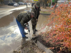 Знаменитую лужу на «тридцатнике» ликвидировали  коммунальщики Волгодонска