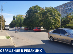 «Дети бегут - машины мчатся»: волгодонцы просят установить «зебру» на  30 лет Победы