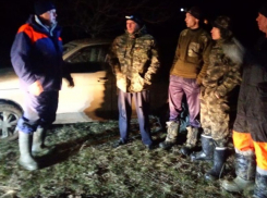 Четверых рыбаков унесло на льдине от берега в Цимлянском водохранилище