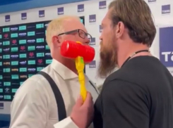 Дмитрий «Русская Кувалда» Кудряшов провел стердаун с американцем Сэмом Шьюмейкером