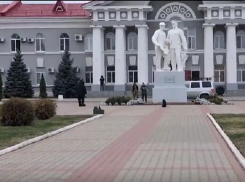 Девушка должна была участвовать в «операции по задержанию депутата-взяточника»: новые подробности предотвращения теракта в Волгодонске 