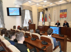 Волгодонским студентам рассказали, как попасть на работу в администрацию