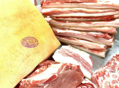 Сало с рынка: эксперты предупреждают о риске заражения трихинеллезом